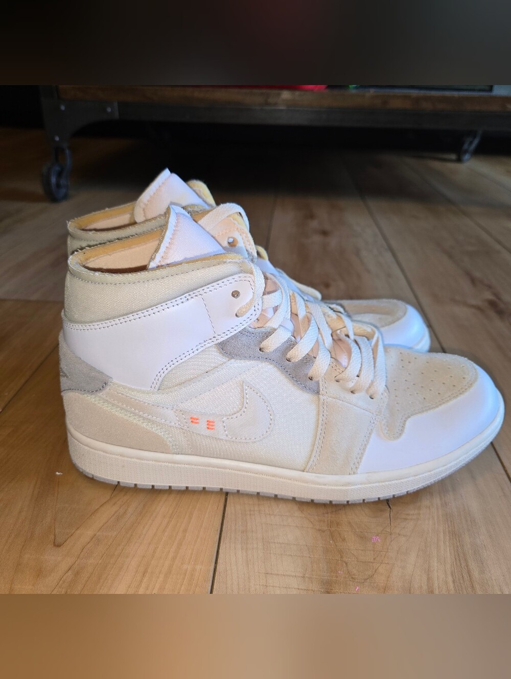 Nike Air Jordan 1 Mid SE Craft “Inside Out” DM9652-100 Men’s Sz 9.5